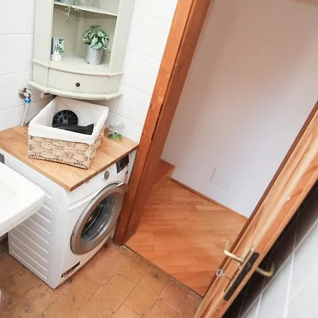 Dell'affresco Apartman Reggio Emilia